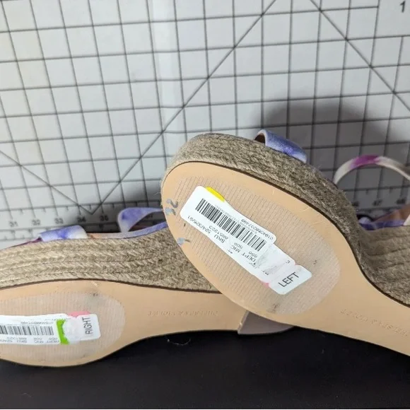 NEW-Size 9M Women's Chelsea & Violet Henna Wedges Sandals Purple Tie-Dye - Picture 4 of 8